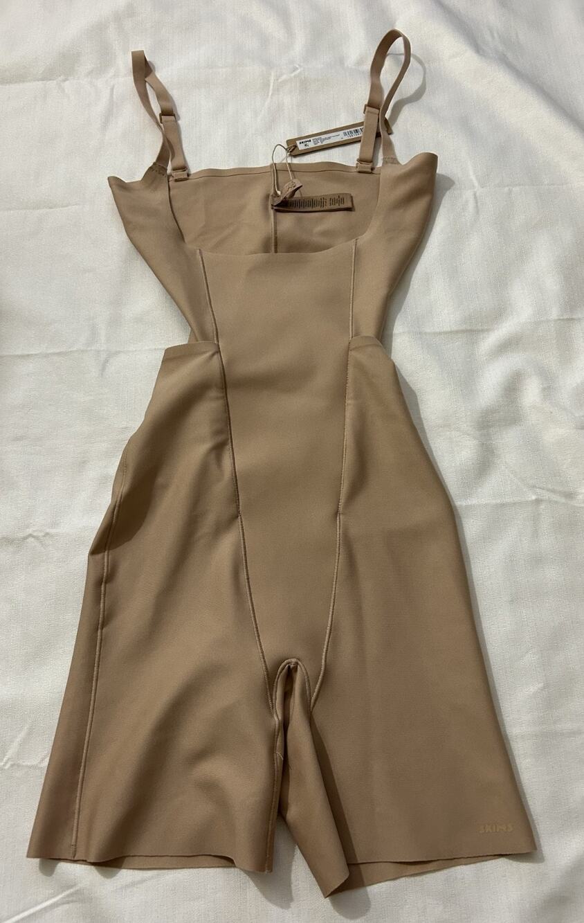 Skims NWT Body CS Open Back Mid Thigh Bodysuit Clay Size XS